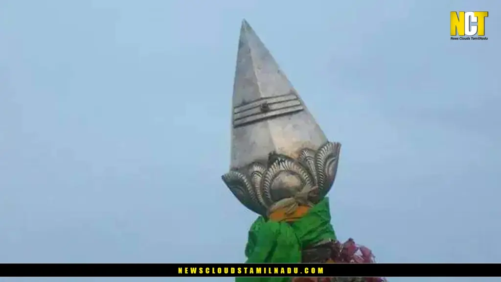 Thiruchendur Murugan Temple seaside gopuram and sacred surroundings